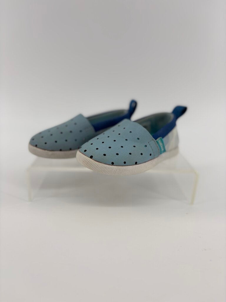 *LR* Slip on