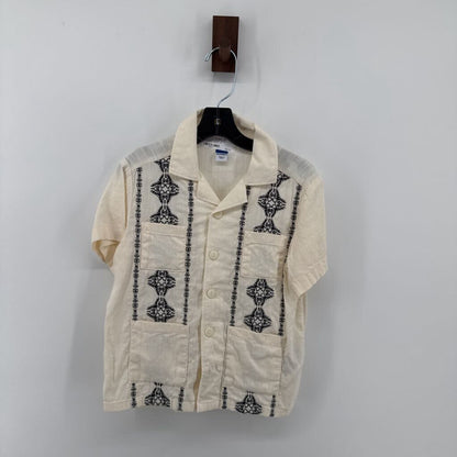 Black patterns, guayabera