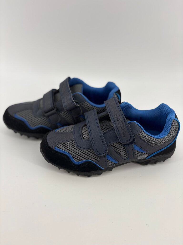 2 velcro straps, mesh, black and blue details