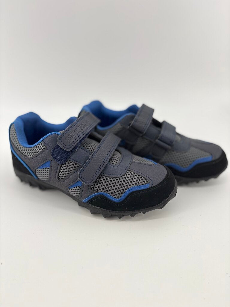 2 velcro straps, mesh, black and blue details