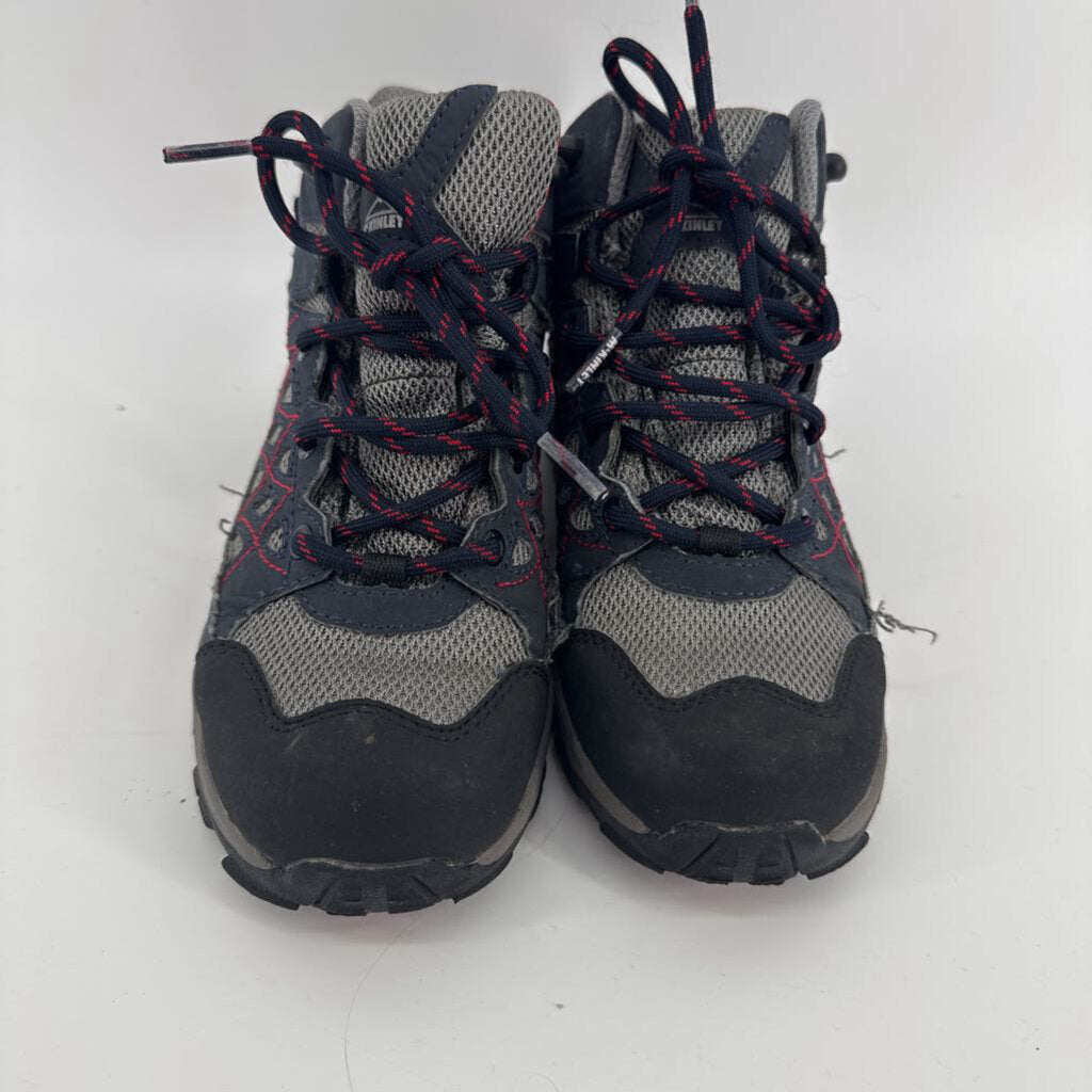 Lace up hiking boot