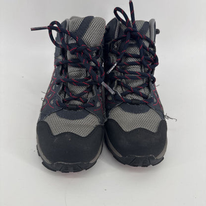 Lace up hiking boot