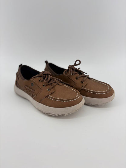 lace up boat shoe