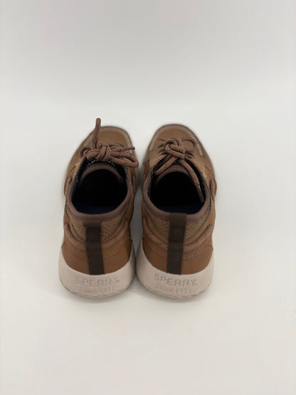 lace up boat shoe