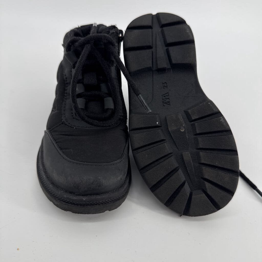 lace up canvas boot