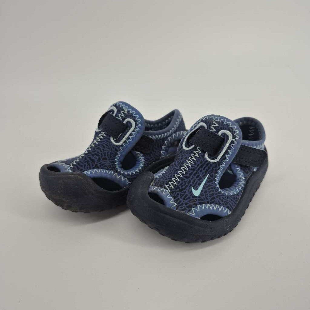 Nike water shoe