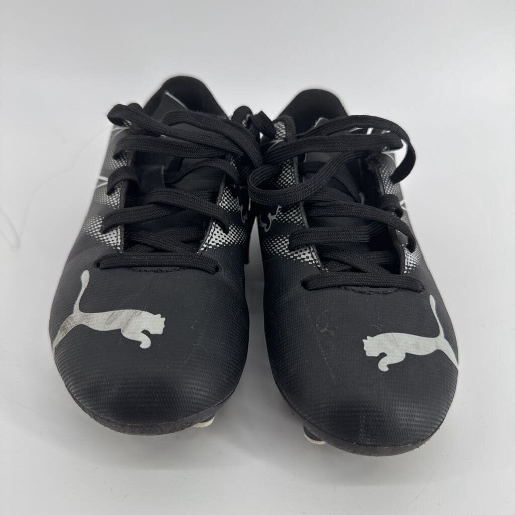 Soccer cleats