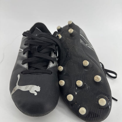 Soccer cleats