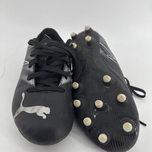 Soccer cleats