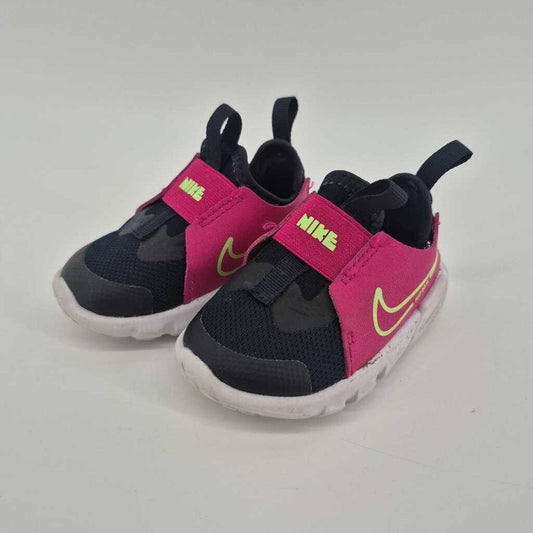 Nike slip on sneaker