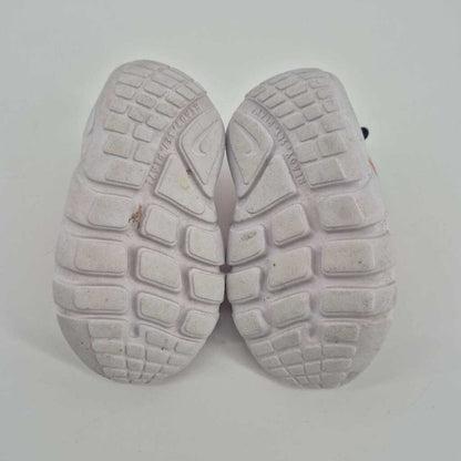 Nike slip on sneaker