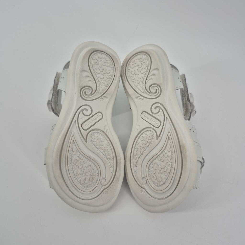 open toe sandals