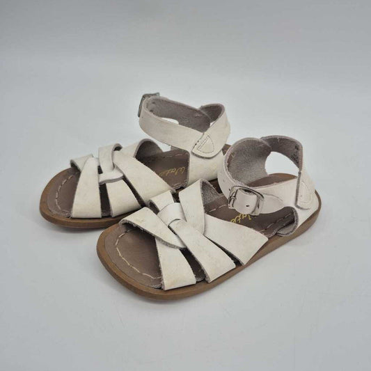 leather strap sandals