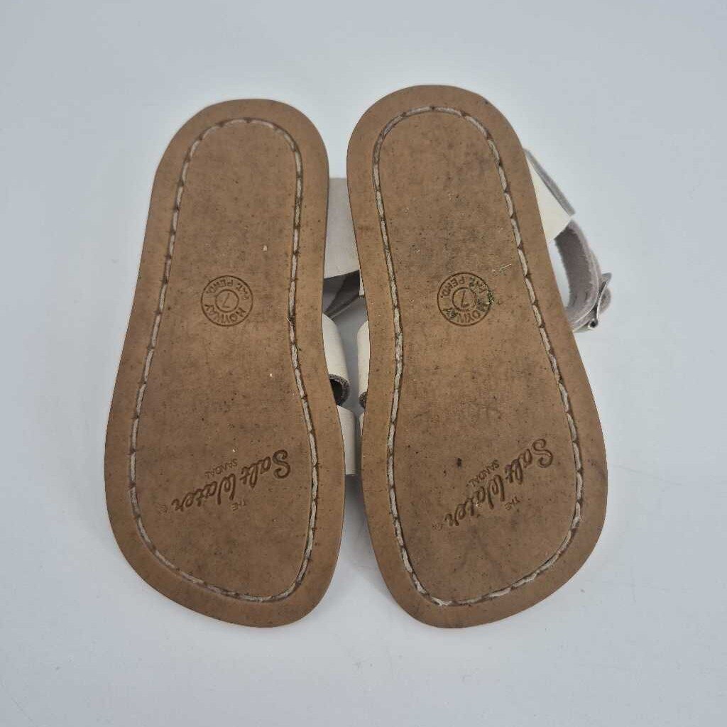leather strap sandals