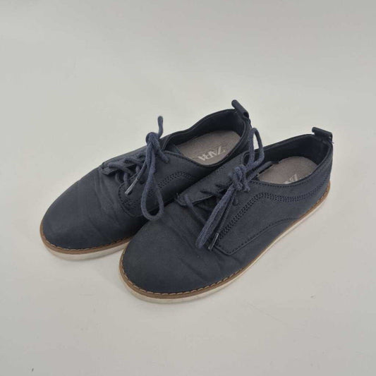 lace up dress shoe