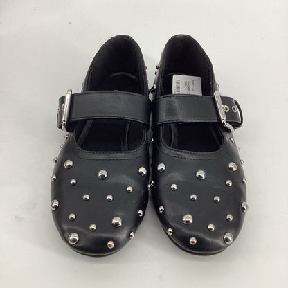 stud flats