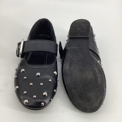 stud flats