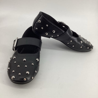 stud flats