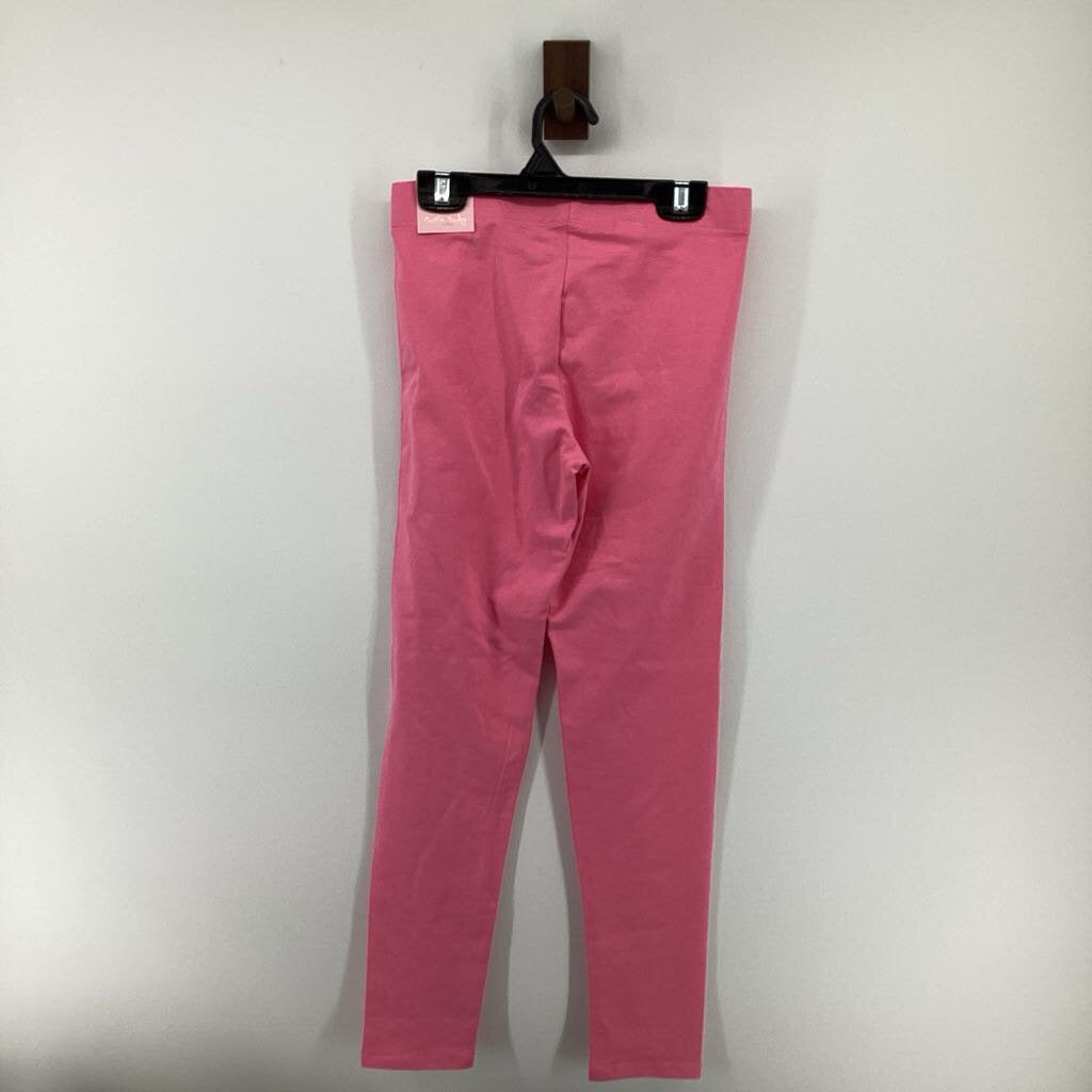 Tags on, leggings