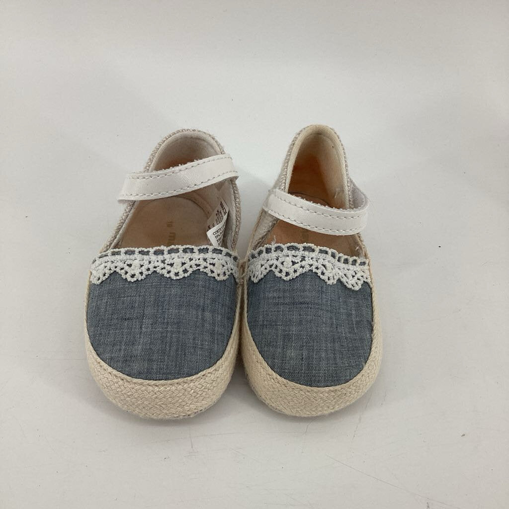 Natural Fibre around, blue Front and White lace detail. White Strap.