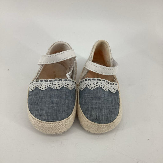 Natural Fibre around, blue Front and White lace detail. White Strap.