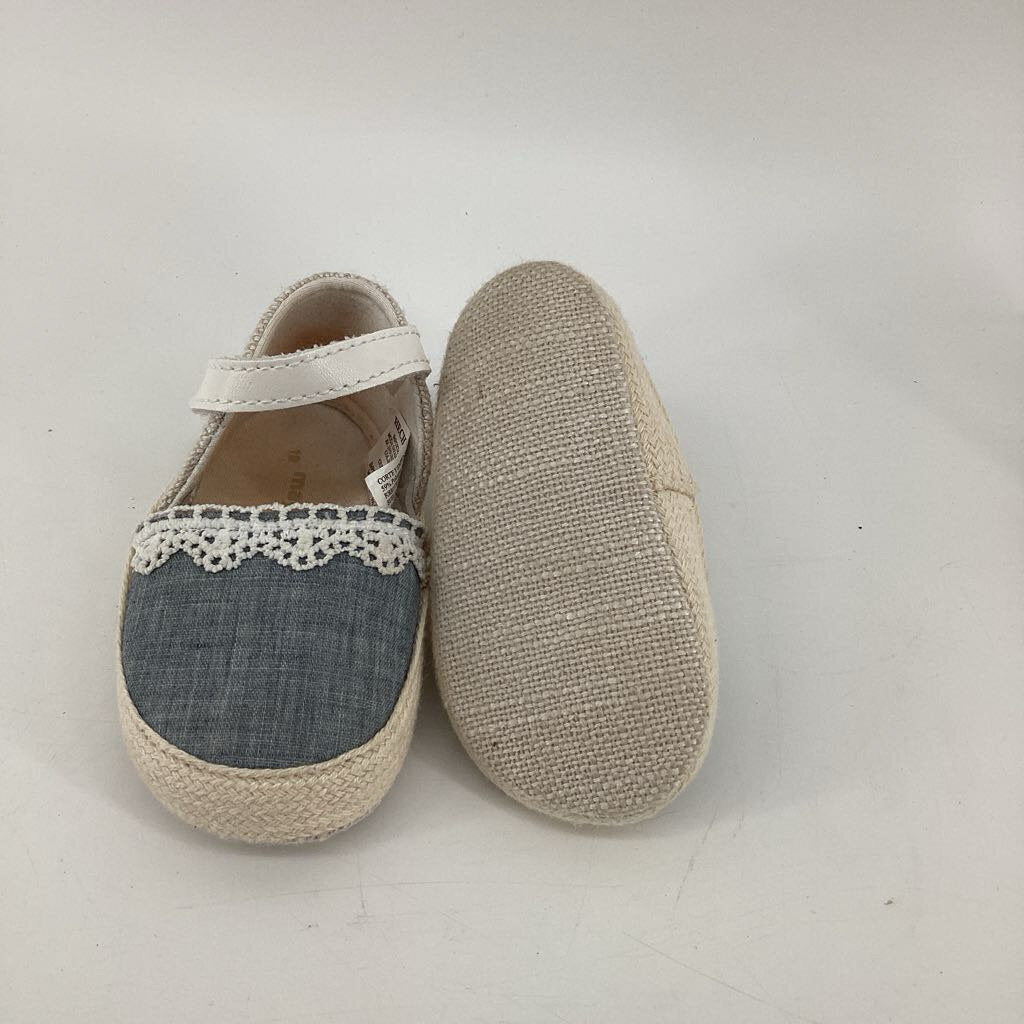 Natural Fibre around, blue Front and White lace detail. White Strap.