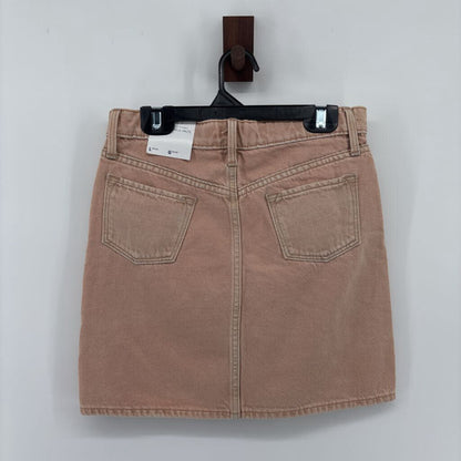 Tags on, skirt