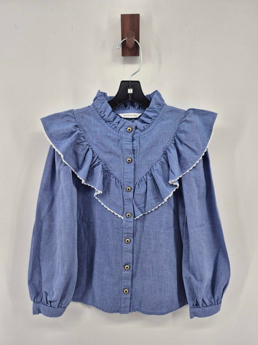 Ruffle neck, gold buttons