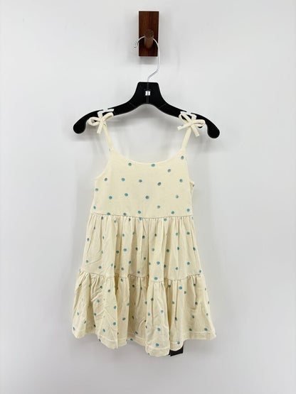 Tags on, shoulder tie, polka dots