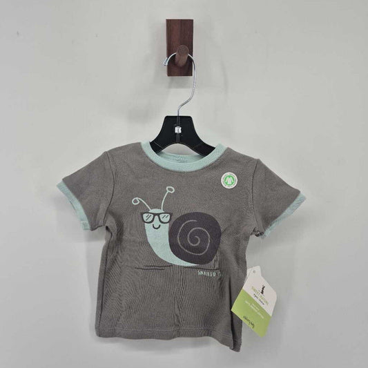 Tags on, snail with glasses
