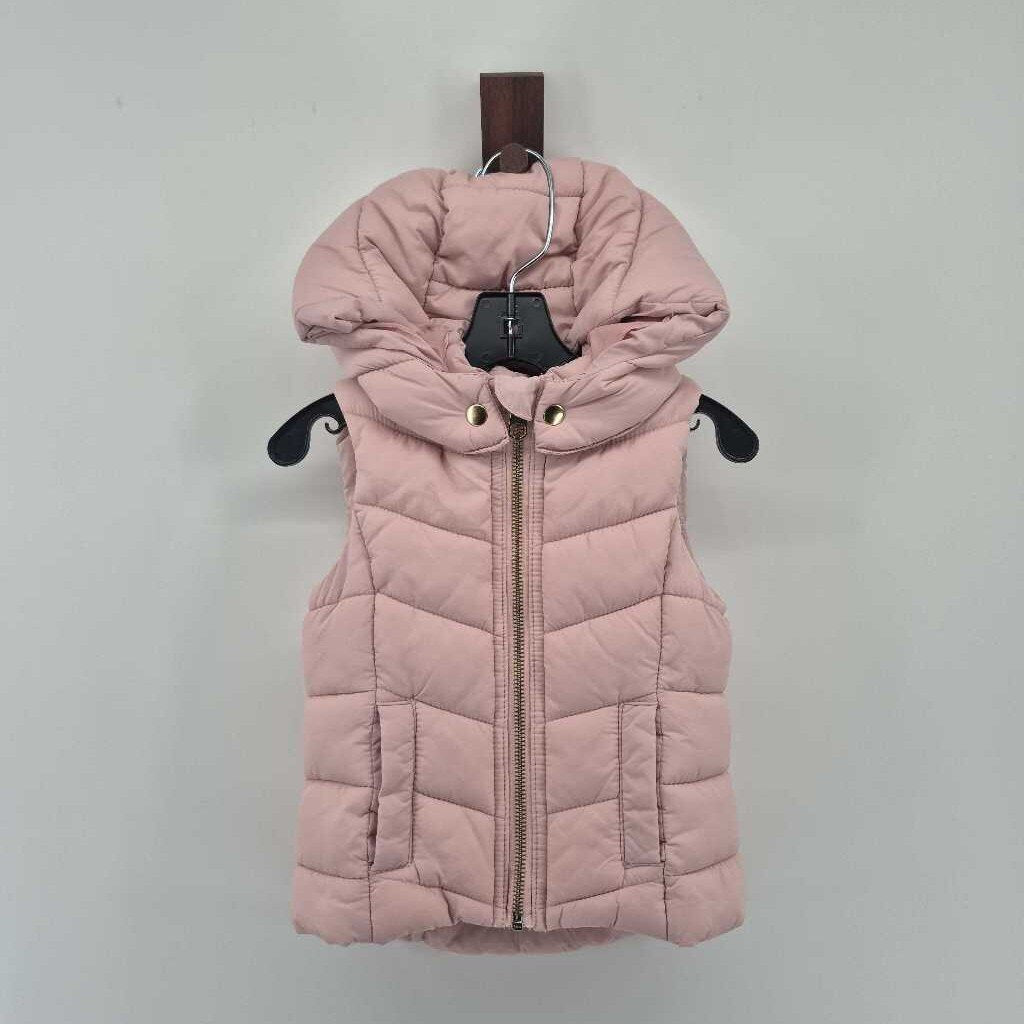 Puffer vest with detachable hood
