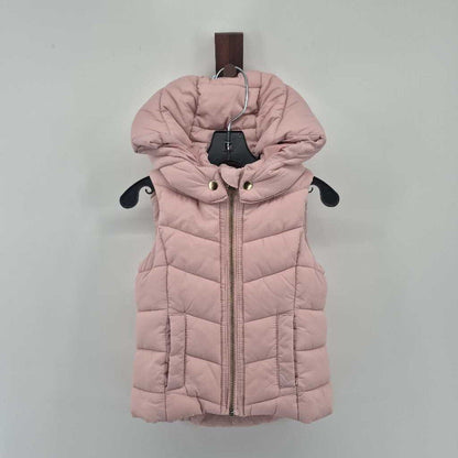Puffer vest with detachable hood