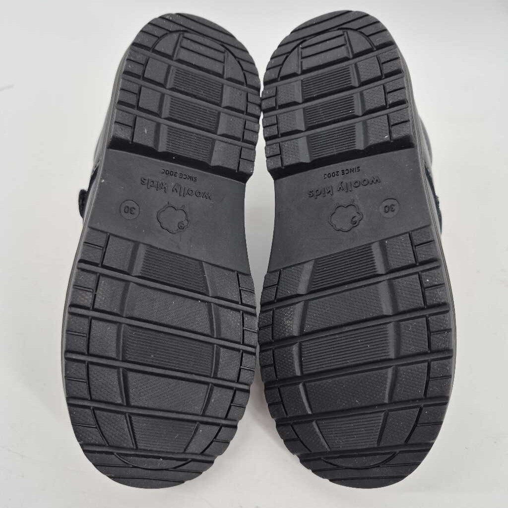 2 velcro straps