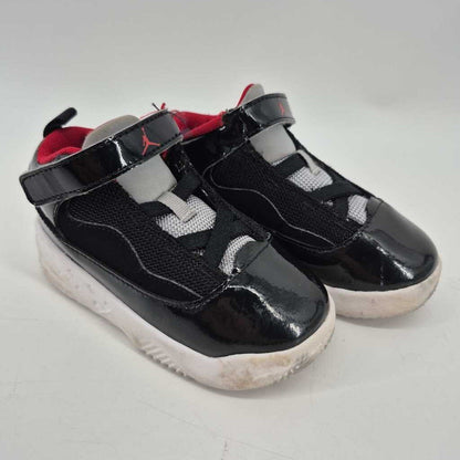 Air Jordan max aura 2