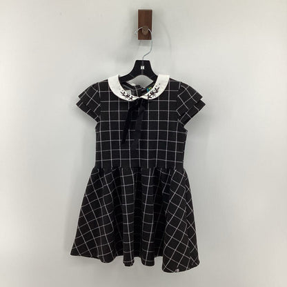 Peter Pan collar, bow, plaid