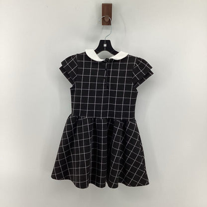 Peter Pan collar, bow, plaid